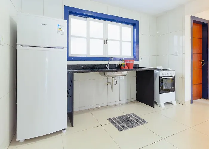 Casa Com Garagem - 300M Da Rua Das Pedras